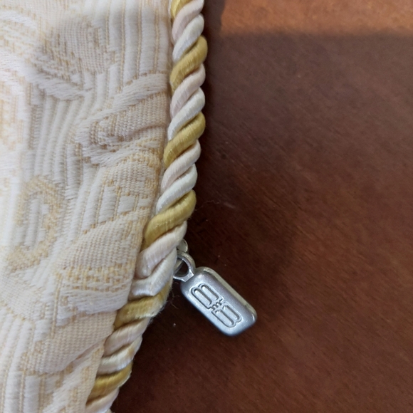 Balenciaga + Ronan Air Pillow Case - Picture 4 of 5